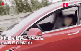 Dân mạng Trung Quốc cãi nhau về tình huống 'ngủ cho xe Tesla tự lái' trên cao tốc