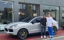 Sao Barcelona khoe Porsche Cayenne bạc tỷ mới sắm nhưng dân tình chỉ chú ý đến một thứ khác