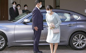 Cưới thường dân, công chúa Nhật Bản nghẹn ngào bước lên Infiniti Q50 Hybrid 'theo chồng về dinh'
