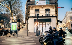 Ảnh độc quyền: Diện mạo showroom VinFast 3 mặt tiền giữa Paris, đẹp lung linh chỉ chờ mở cửa