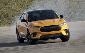 Ford hứng chỉ trích vì ‘ép’ Mustang mạnh nhất xuống kém cả bản thường