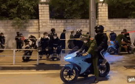 Hà Nội: Cảnh sát hình sự mật phục bắt 'quái xế' chạy xe phân khối lớn lạng lách trên phố