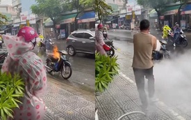 Chiếc xe máy bất ngờ bốc cháy ngày cuối năm, người phụ nữ nhảy vội khỏi xe và cái kết ấm lòng