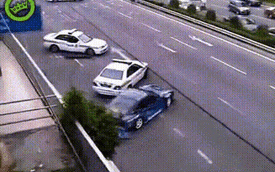 Quái xế bị cảnh cảnh sát truy đuổi, drift ngoạn mục không kém gì Fast and Furious!