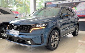 SUV cỡ trung 7 chỗ đua giảm giá trăm triệu tại Việt Nam: Quyết giành khách mùa dịch, bám đuổi Santa Fe và Fortuner