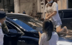 Chồng và tình nhân 'cố thủ' trong Honda CR-V, bất chấp người vợ leo lên đầu xe ngồi gào thét