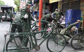 "Chiếc xe lợi hại" giúp bộ đội giao lương thực tới từng ngõ ngách ở Sài Gòn: Bà con hò reo vì cảnh tượng đặc biệt