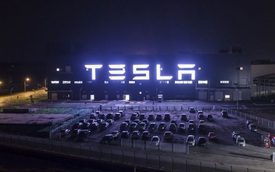 Sự hỗn loạn của Tesla Trung Quốc: Siêu nhà máy của 'máu và nước mắt'