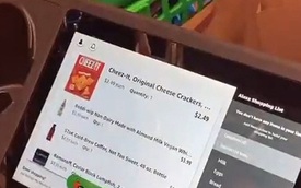 Cô gái chia sẻ "cuộc sống ở tương lai" khiến ai cũng trầm trồ: đi siêu thị, xe đẩy tự tính tiền một cách "kỳ diệu"
