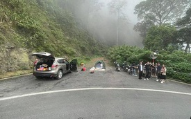 Bức xúc nhóm du khách dừng ô tô chụp ảnh, cắm trại ngay tại khu vực cứu nạn trên đường đèo dốc nguy hiểm