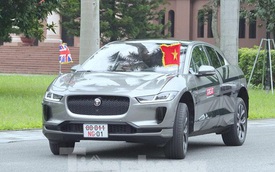 Chiếc xe điện đặc biệt đưa Bộ trưởng Quốc phòng Anh tới gặp Đại tướng Phan Văn Giang