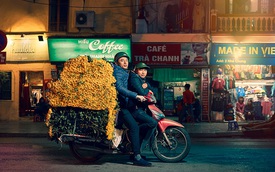 Xe máy Việt Nam quá đỉnh: Chuyện cô đồng nát cao 3 mét bẻ đôi khiến "ông Tây" thót tim