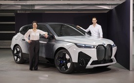 Khỏi cần tốn hàng chục triệu đồng tiền sơn hay dán decal, xe BMW có công nghệ mới đổi màu chỉ bằng một nút bấm