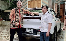 Rộ tin Huấn 'hoa hồng' mua Kia Sonet biển ngũ quý 9 tại Nghệ An với giá 1,6 tỷ đồng, tặng thêm chiếc Honda SH cho con trai chủ xe