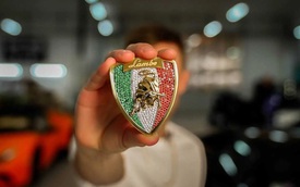 Dân chơi tự chế tác logo kim cương giá gần 1 tỷ đồng để gắn lên Lamborghini Urus