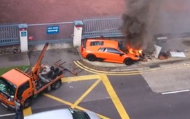 Lamborghini Murcielago bốc cháy nghi ngút tại Singapore