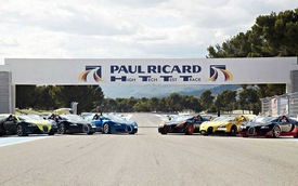 Đoàn quân Bugatti hội ngộ tại trường đua Circuit Paul Ricard