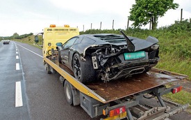 Lamborghini Aventador tan xác tại Hungary