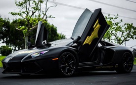 Tóc vàng "chơi trội" với Lamborghini Aventador phong cách Người dơi
