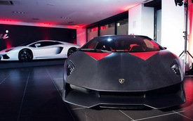 Lamborghini Sesto Elemento lần đầu khoe tài trên đường đua