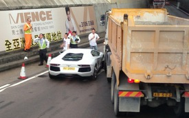 Lamborghini Aventador gặp hạn tại Hồng Kông
