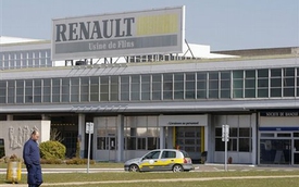 Renault hứa không đóng cửa nhà máy, công đoàn không tin
