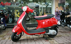 Vespa LT125 âm thầm xuất hiện tại các showroom