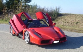 Chào bán Ferrari Enzo “hàng nhái” với giá siêu rẻ