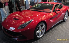 Video:Ferrari F12 Berlinetta đầu tiên tại Dubai