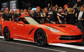 Siêu xe Corvette Stingray đầu tiên có giá 1,1 triệu đô la