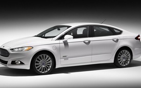 Ford Fusion Energi: 1.000 km với một bình xăng