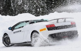 Lamborghini vày tuyết