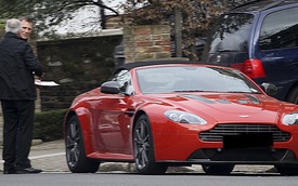 Aston Martin Vantage Roadster: quà sinh nhật cho "James Bond"