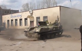 Lính Nga drift bằng xe tăng