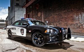 Dodge Charger Pursuit AWD: Hàng khủng mới của Cảnh sát Mỹ