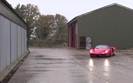 Hình ảnh Ferrari Enzo drift qua hiệu ứng quay chậm 