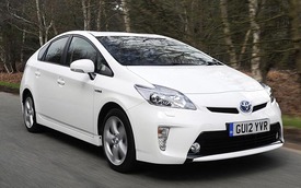 Prius mới: tiết kiệm nhiên liệu hơn, giá thành thấp hơn