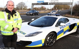 Cảnh sát Anh vung tiền sắm McLaren 12C Spider