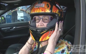 Lão bà 60 tuổi vẫn đua tốc độ bằng C63 AMG
