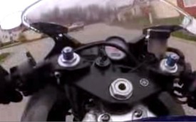 Video: Yamaha R6 lật nhào vì gờ giảm tốc