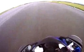 Video: Suzuki GSX-1000R chạm 273 km/h trên đường ướt