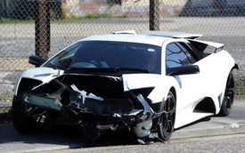 Lamborghini Murcielago hạ gục ba xe đang đỗ