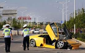 Hai chiếc Lamborghini Murcielago liên tiếp gặp nạn