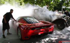 Ferrari Enzo suýt "chết cháy" vì Bentley