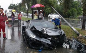 Trên đường đi đám tang, giám đốc gặp nạn với Lamborghini Aventador
