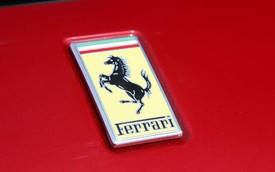 Ferrari kiếm bộn tiền dù doanh số chỉ tăng nhẹ