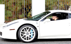 Justin Bieber bị buộc phải rời khỏi ghế lái siêu xe