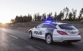 Cảnh sát Phần Lan được tặng "Mẹc" sang trọng làm xe tuần tra