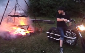 Thổi lửa bằng... pô xe máy