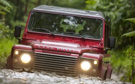 Land Rover Defender - Huyền thoại xe việt dã sắp bị "khai tử"